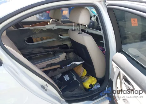 2011 BMW 328I xDrive z USA, uszkodzony, nr VIN WBAPK7C5XBF085533